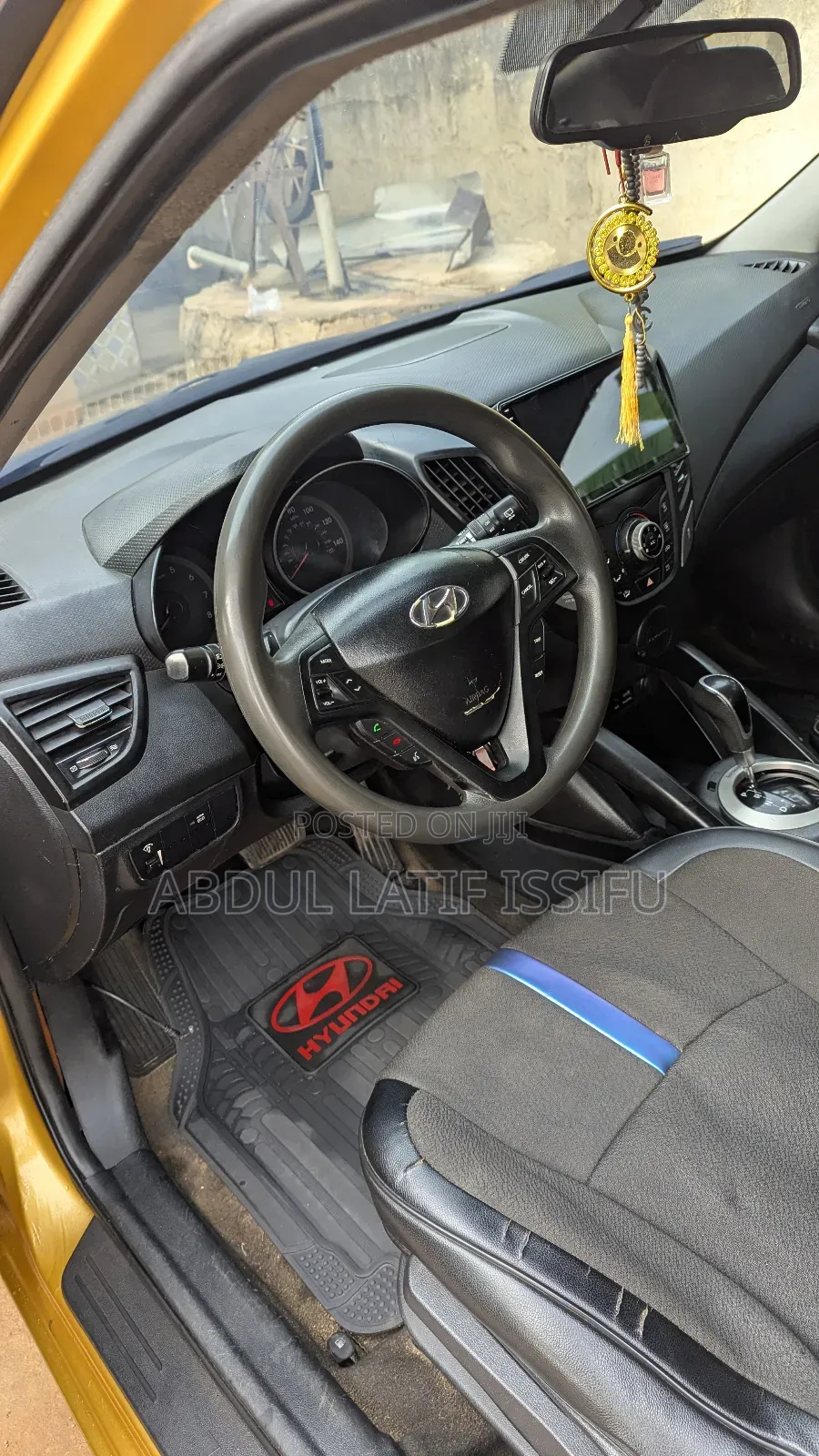 Hyundai Veloster Veloster (Standard) 2013 Gold