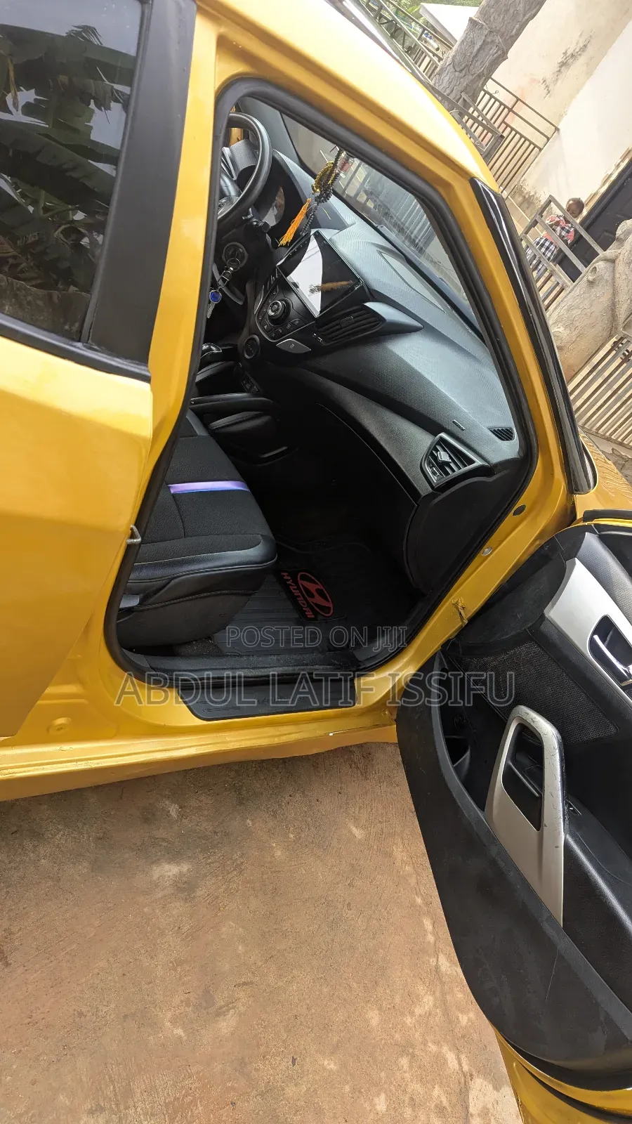 Hyundai Veloster Veloster (Standard) 2013 Gold