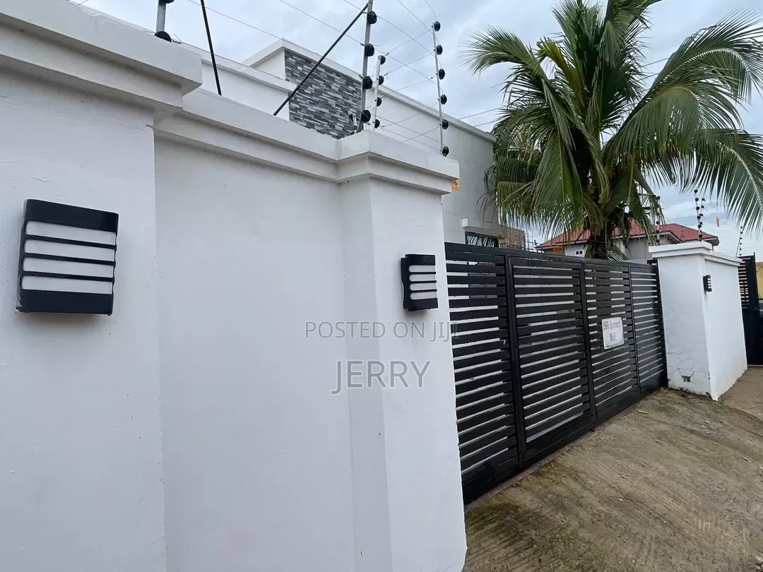 2bdrm House in Lashibi for sale