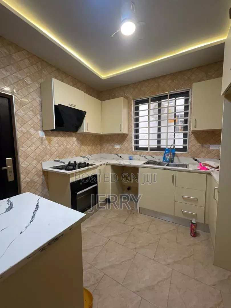 2bdrm House in Lashibi for sale