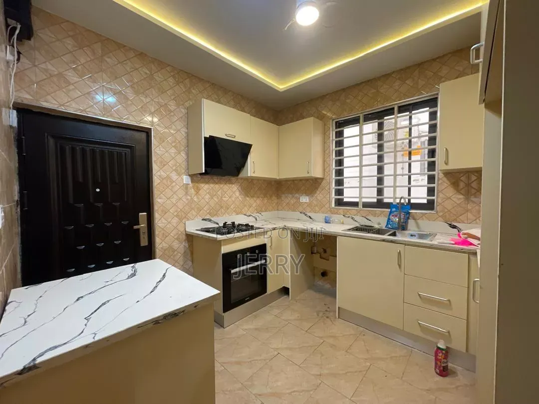 2bdrm House in Lashibi for sale