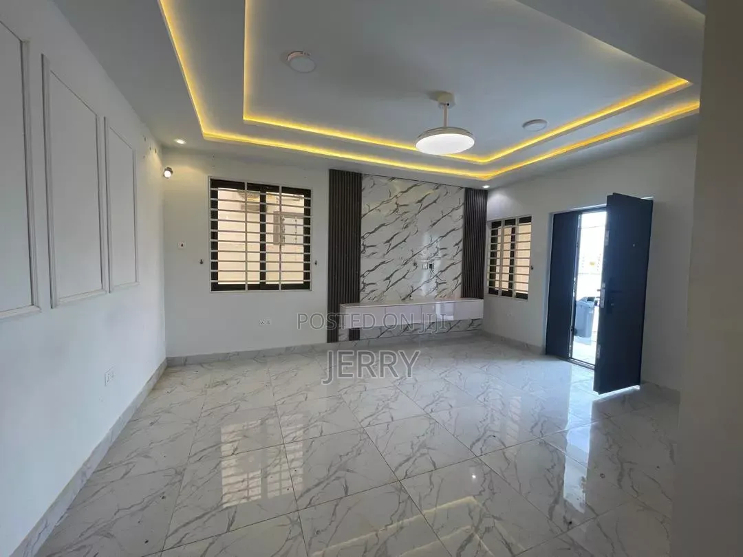2bdrm House in Lashibi for sale