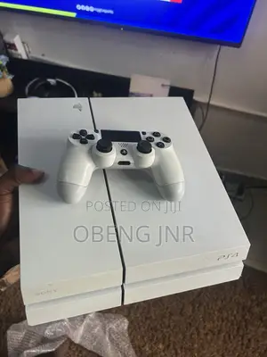 Playstation 4, Slim and Standard Available