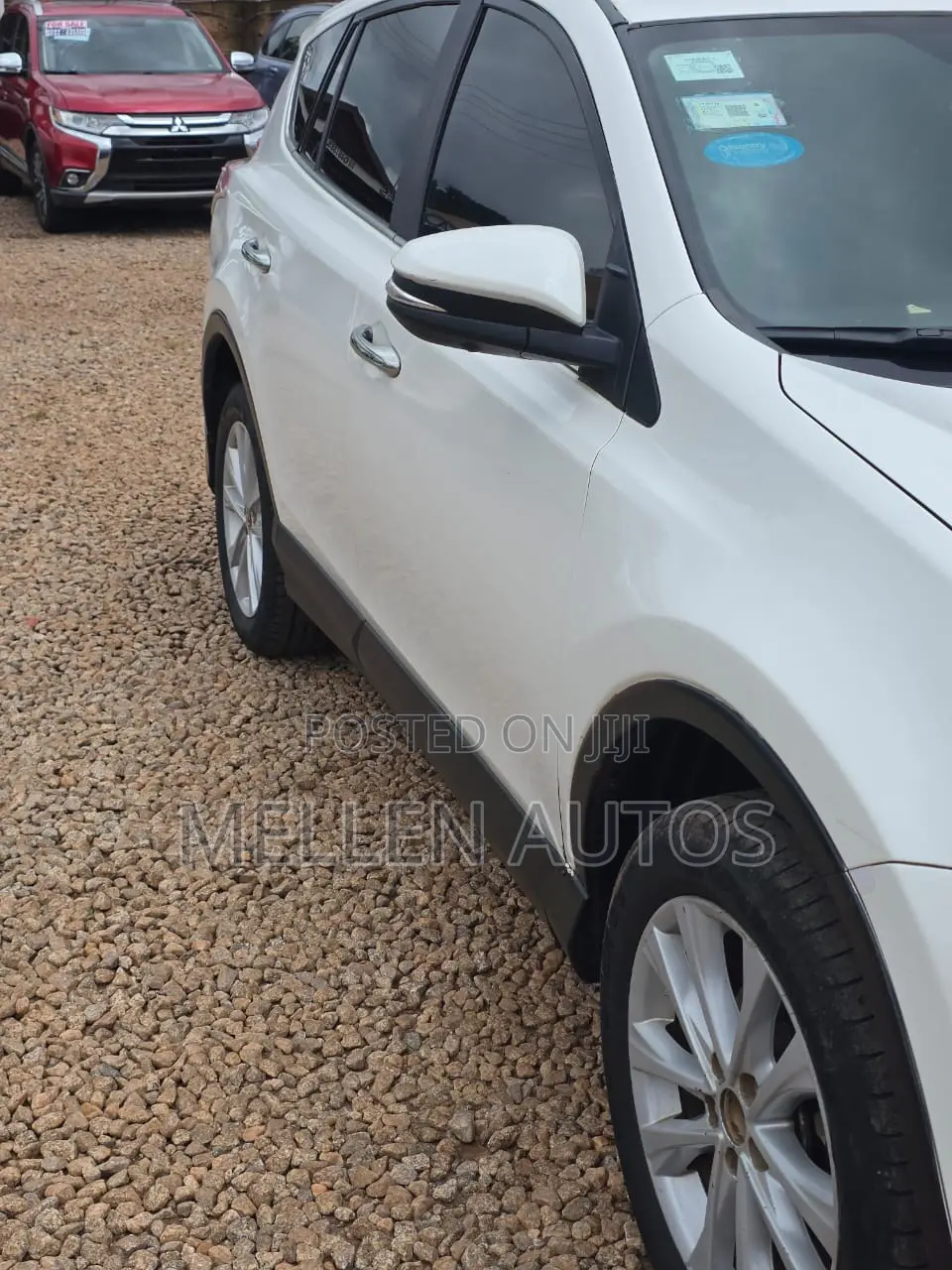 Toyota RAV4 LE AWD (2.5L 4cyl 6A) 2017 White