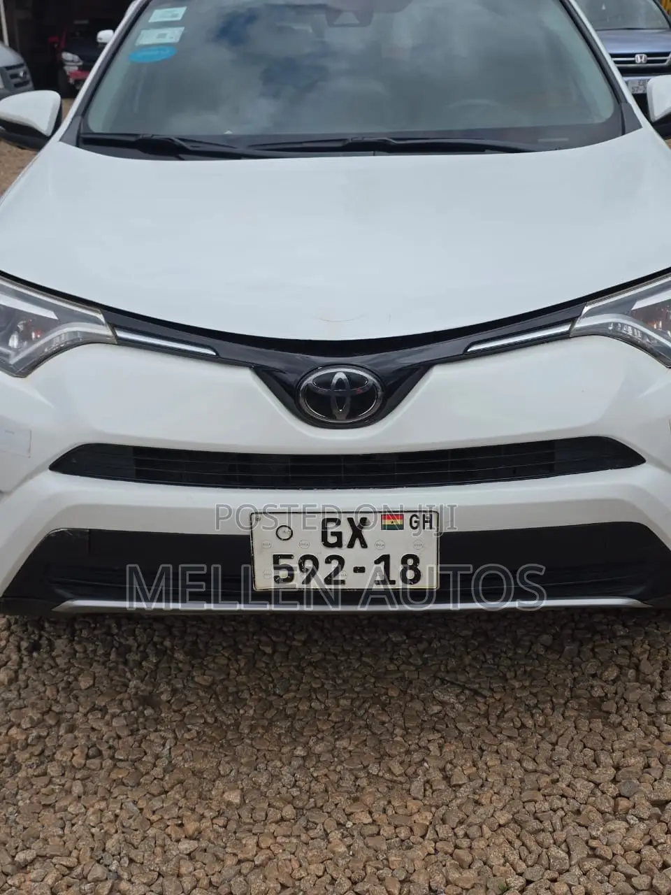 Toyota RAV4 LE AWD (2.5L 4cyl 6A) 2017 White
