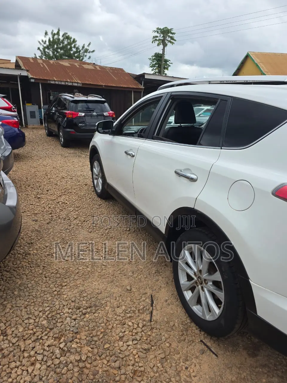 Toyota RAV4 LE AWD (2.5L 4cyl 6A) 2017 White