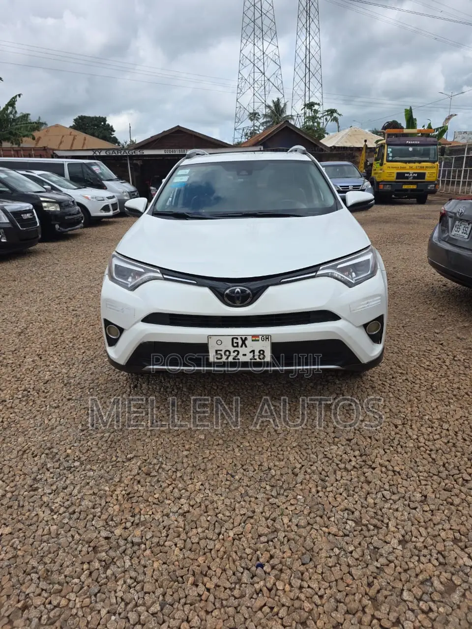 Toyota RAV4 LE AWD (2.5L 4cyl 6A) 2017 White