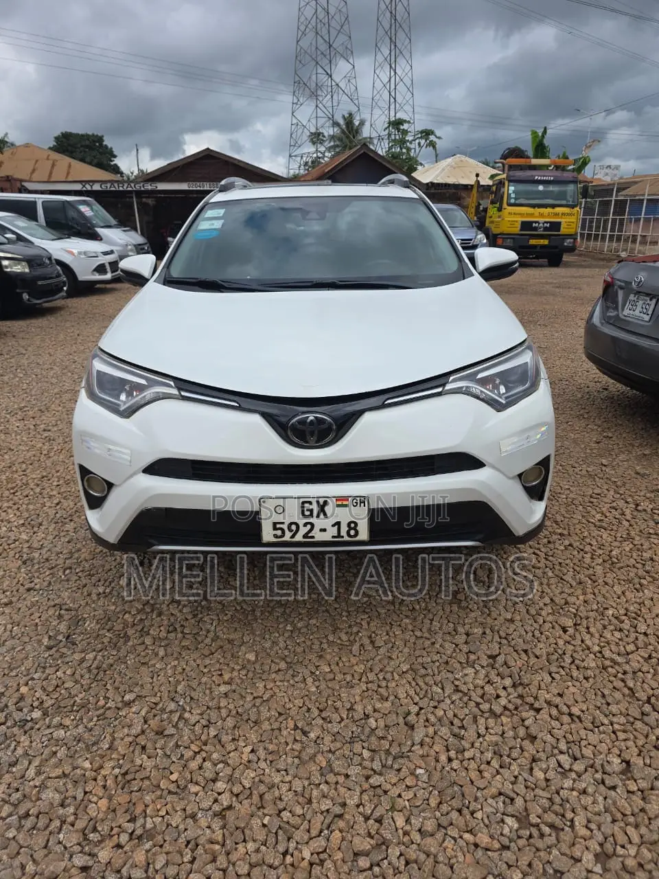 Toyota RAV4 LE AWD (2.5L 4cyl 6A) 2017 White