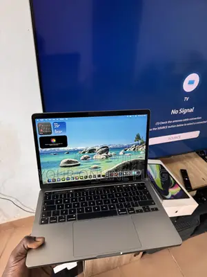 Laptop Apple MacBook Pro 2022 M2 8GB Apple M2 SSD 256GB