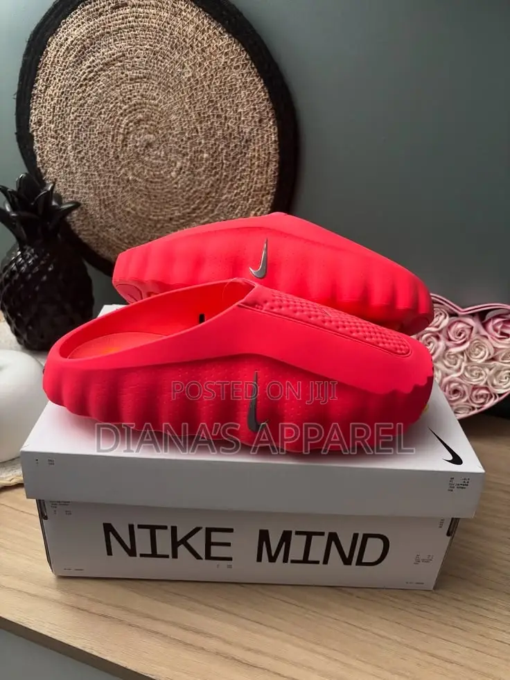 Nike Mind 001