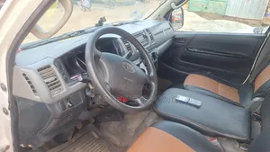 Toyota HiAce 2010 White