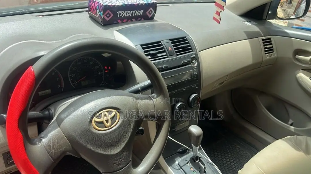 Toyota Corolla LE 4dr Sedan (1.8L 4cyl 4A) 2013 Blue
