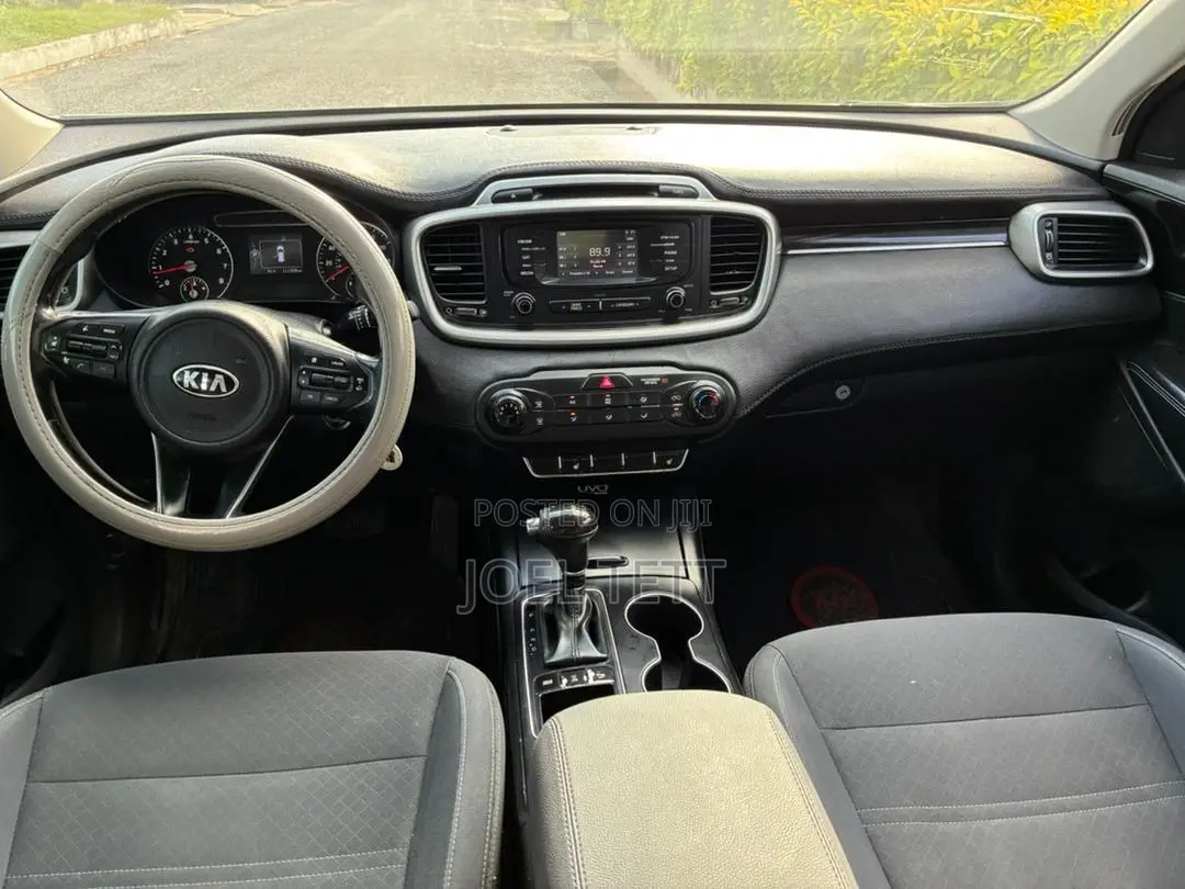 Kia Sorento 4dr SUV 2016 Black