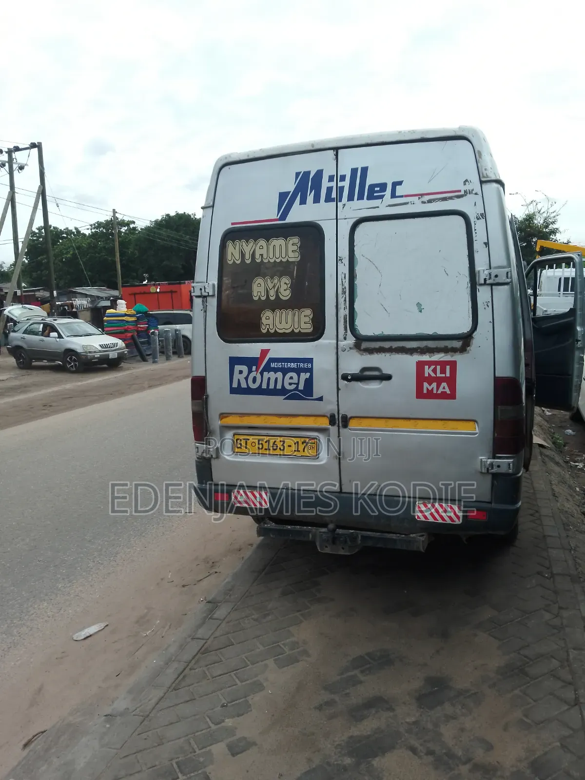 Mercedes-Benz Sprinter 2000 Silver