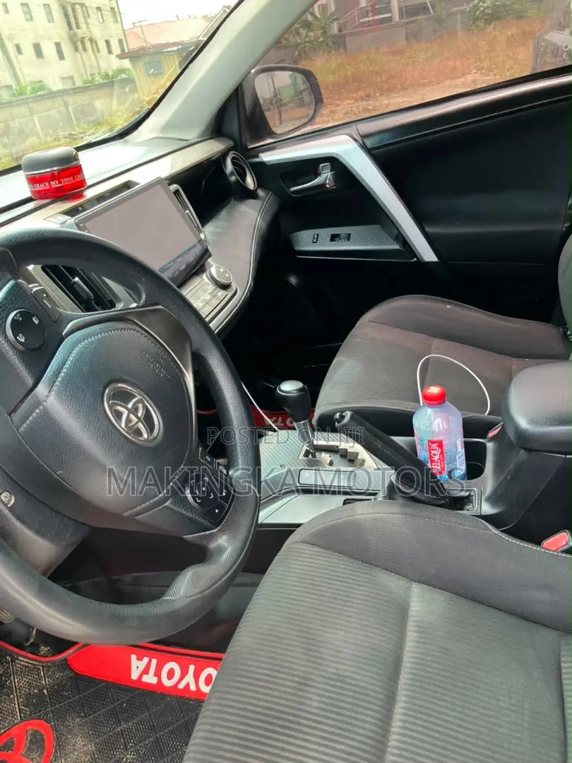 Toyota RAV4 XLE 4dr SUV AWD (2.5L 4cyl 6A) 2015 Black