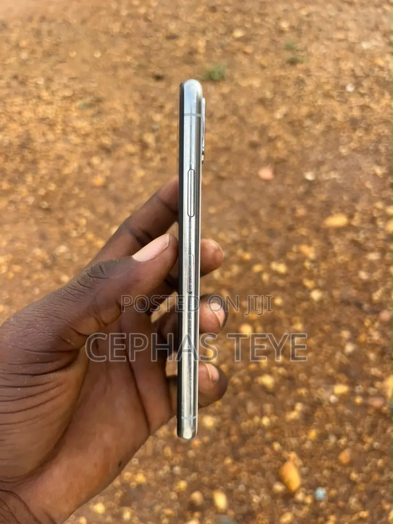 Apple iPhone X 64 GB White