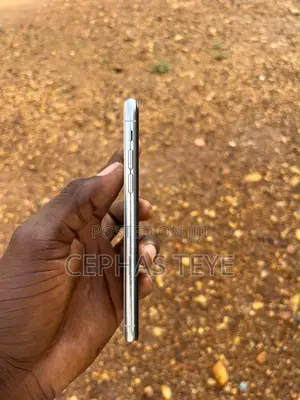 Apple iPhone X 64 GB White