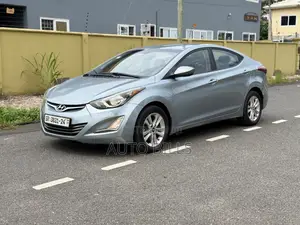 Hyundai Elantra SE Sedan FWD (1.8L 4cyl 6M) 2016
