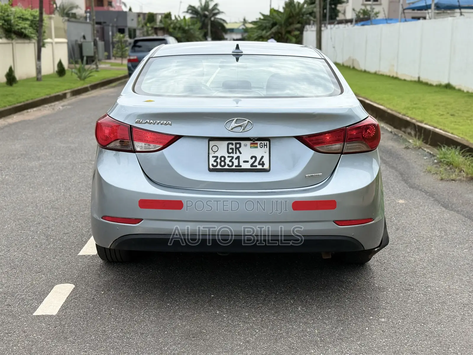 Hyundai Elantra SE Sedan FWD (1.8L 4cyl 6M) 2016