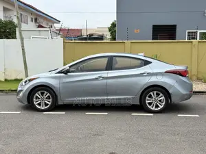 Hyundai Elantra SE Sedan FWD (1.8L 4cyl 6M) 2016