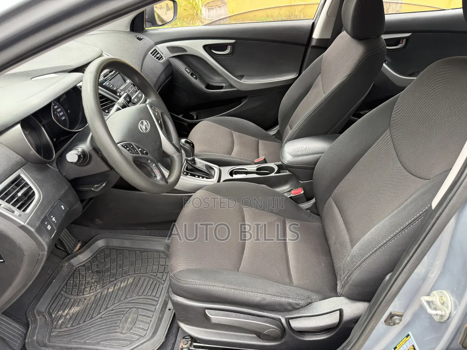 Hyundai Elantra SE Sedan FWD (1.8L 4cyl 6M) 2016
