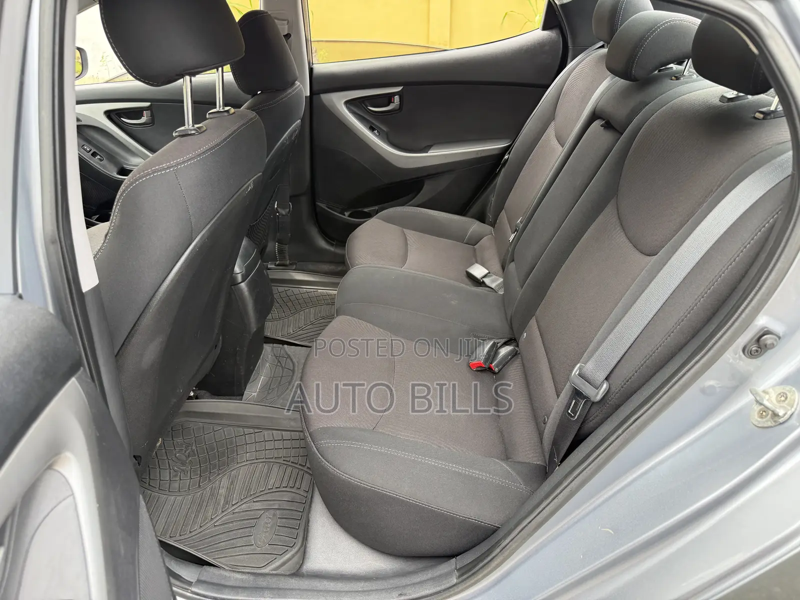 Hyundai Elantra SE Sedan FWD (1.8L 4cyl 6M) 2016