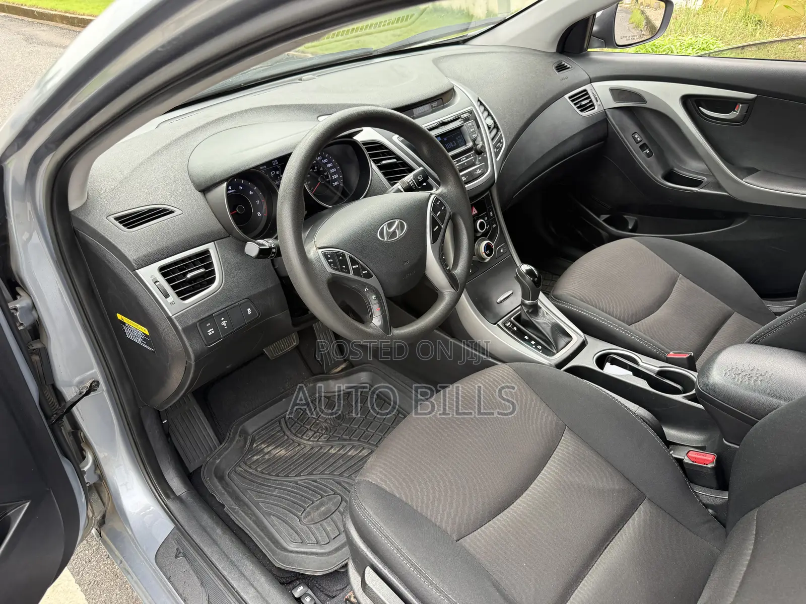Hyundai Elantra SE Sedan FWD (1.8L 4cyl 6M) 2016