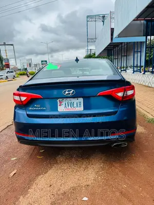 Hyundai Sonata Base Sedan FWD (2.4L 4cyl 6A) 2017 Blue