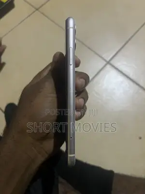 Apple iPhone 11 64 GB White
