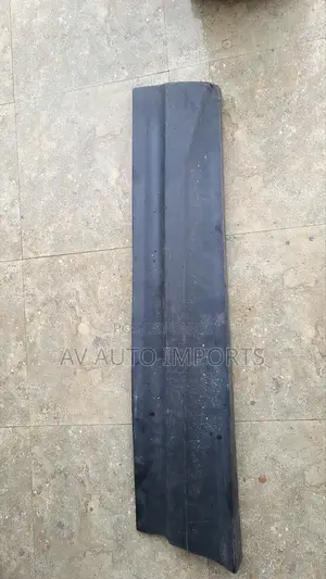 2018-23 GMC Terrain Door Molding (Front Right)