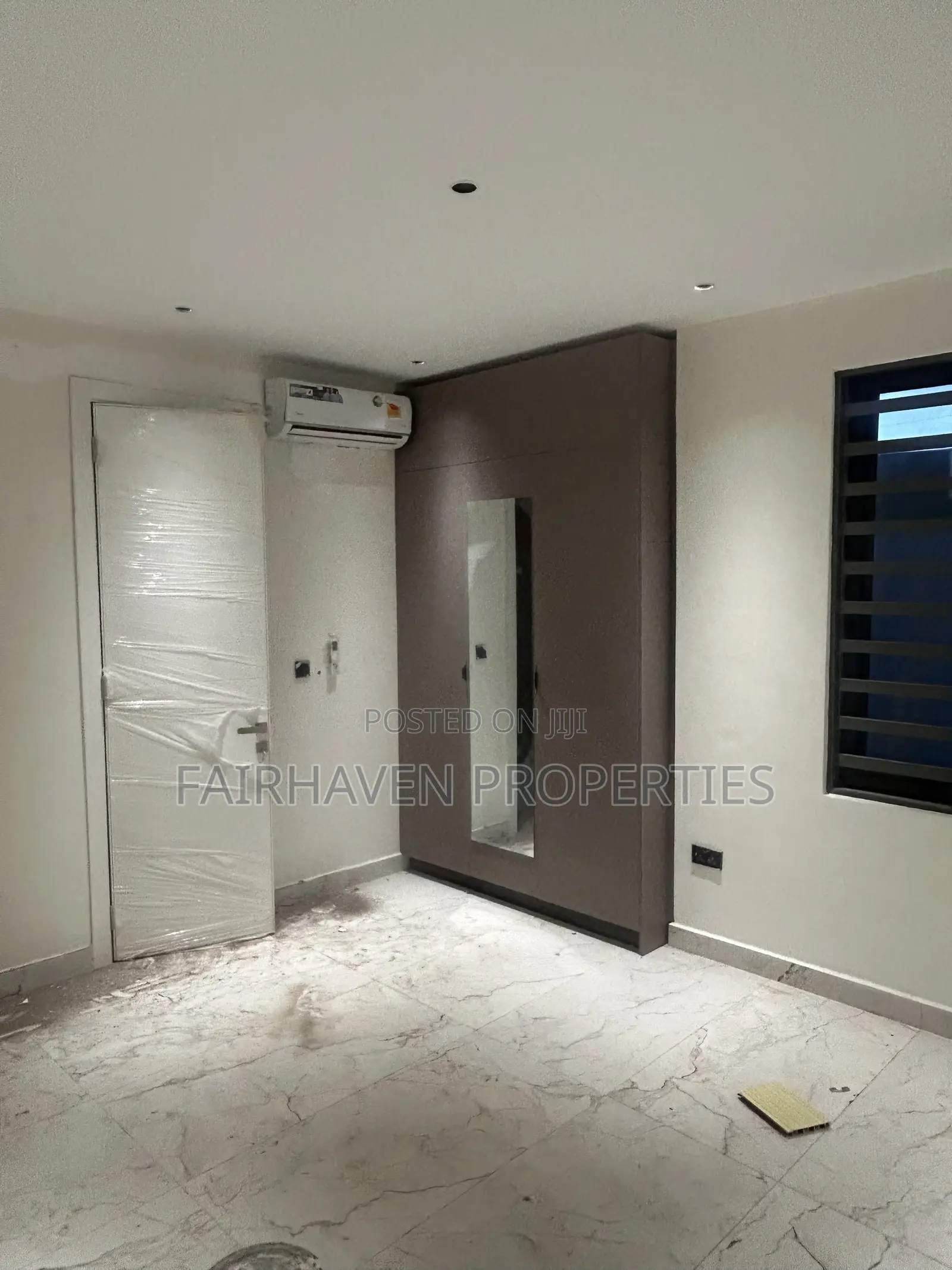 4bdrm Townhouse / Terrace in Fairhaven, Airport Residential Area