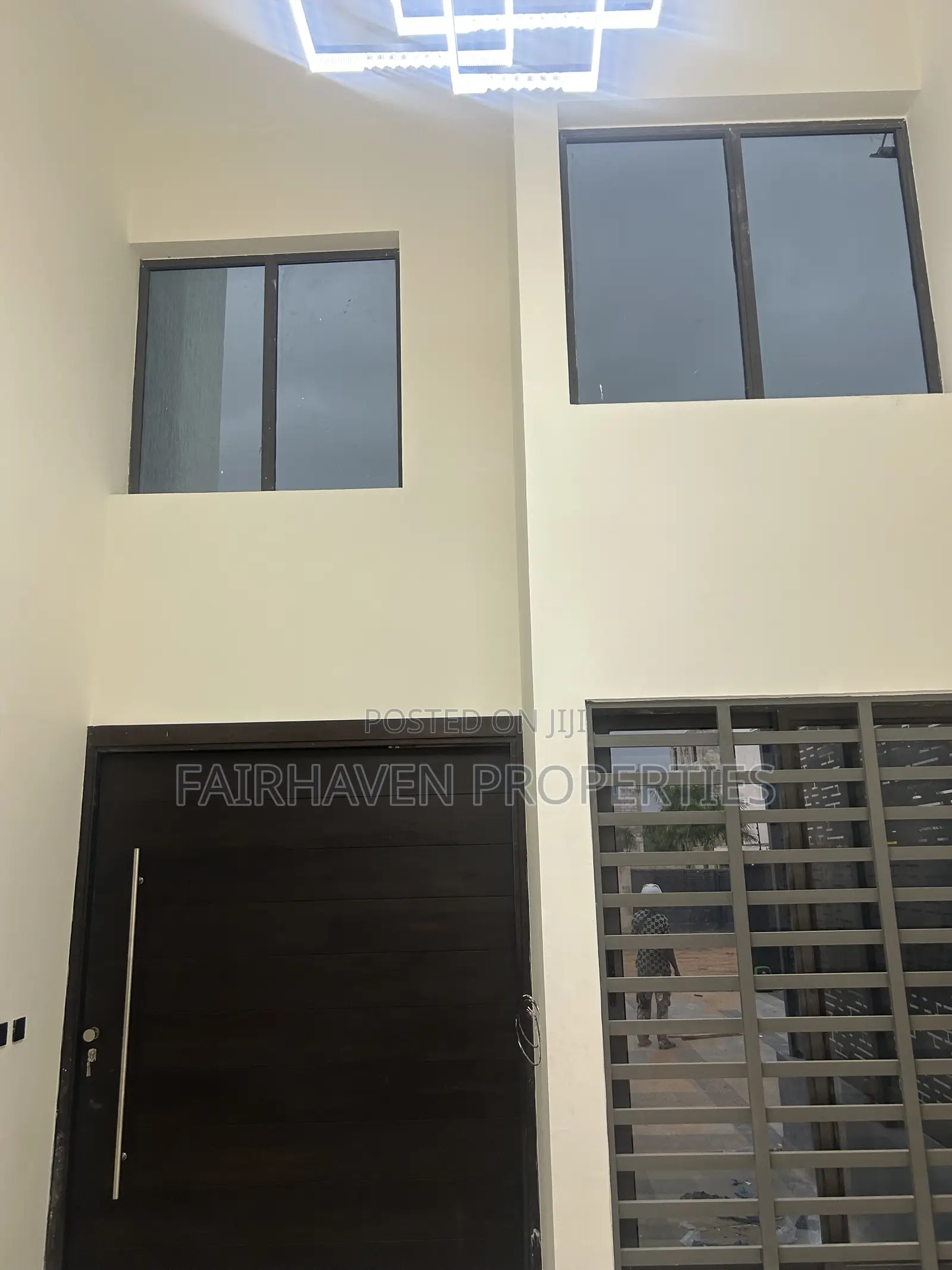 4bdrm Townhouse / Terrace in Fairhaven, Airport Residential Area