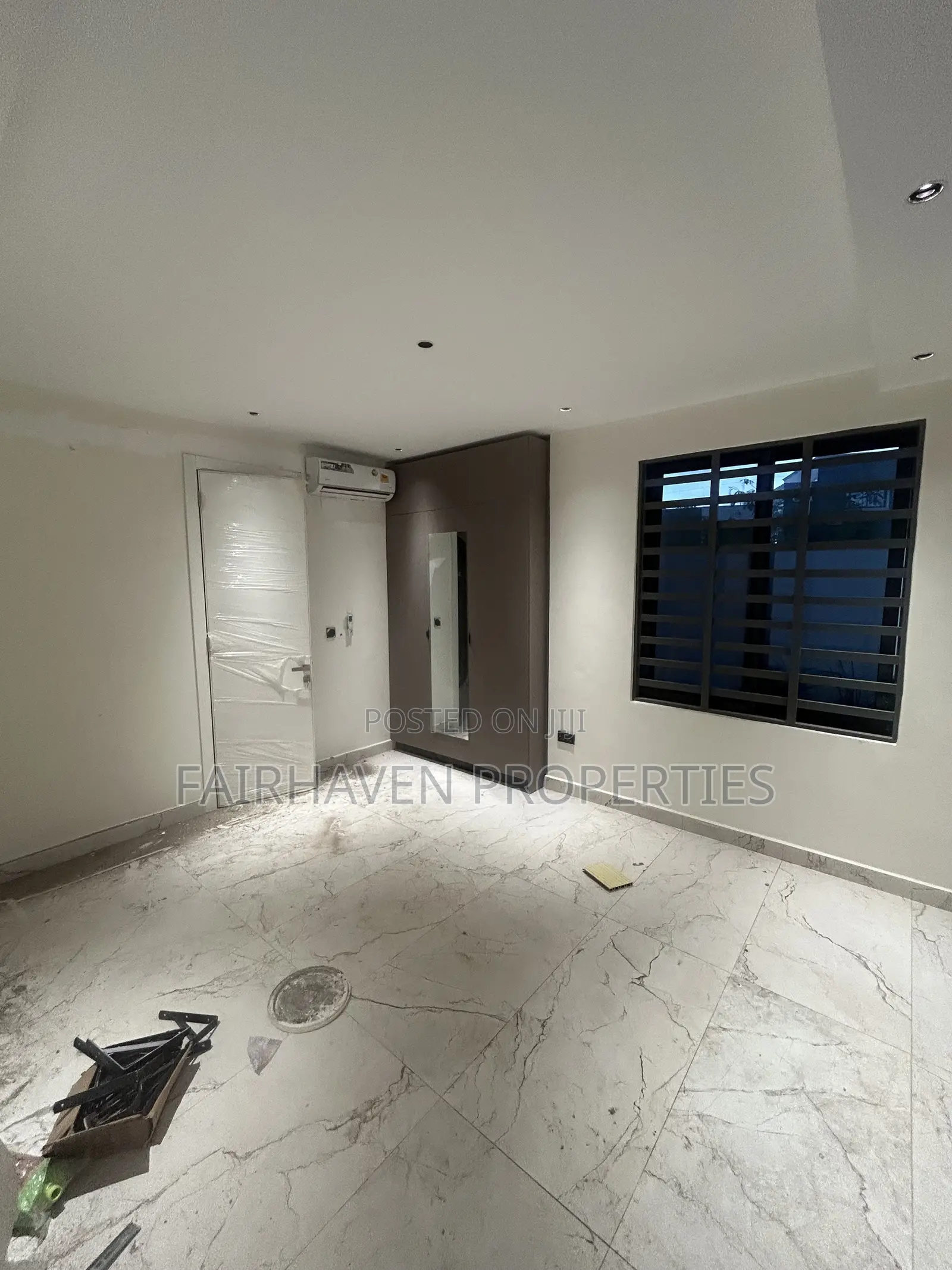 4bdrm Townhouse / Terrace in Fairhaven, Airport Residential Area