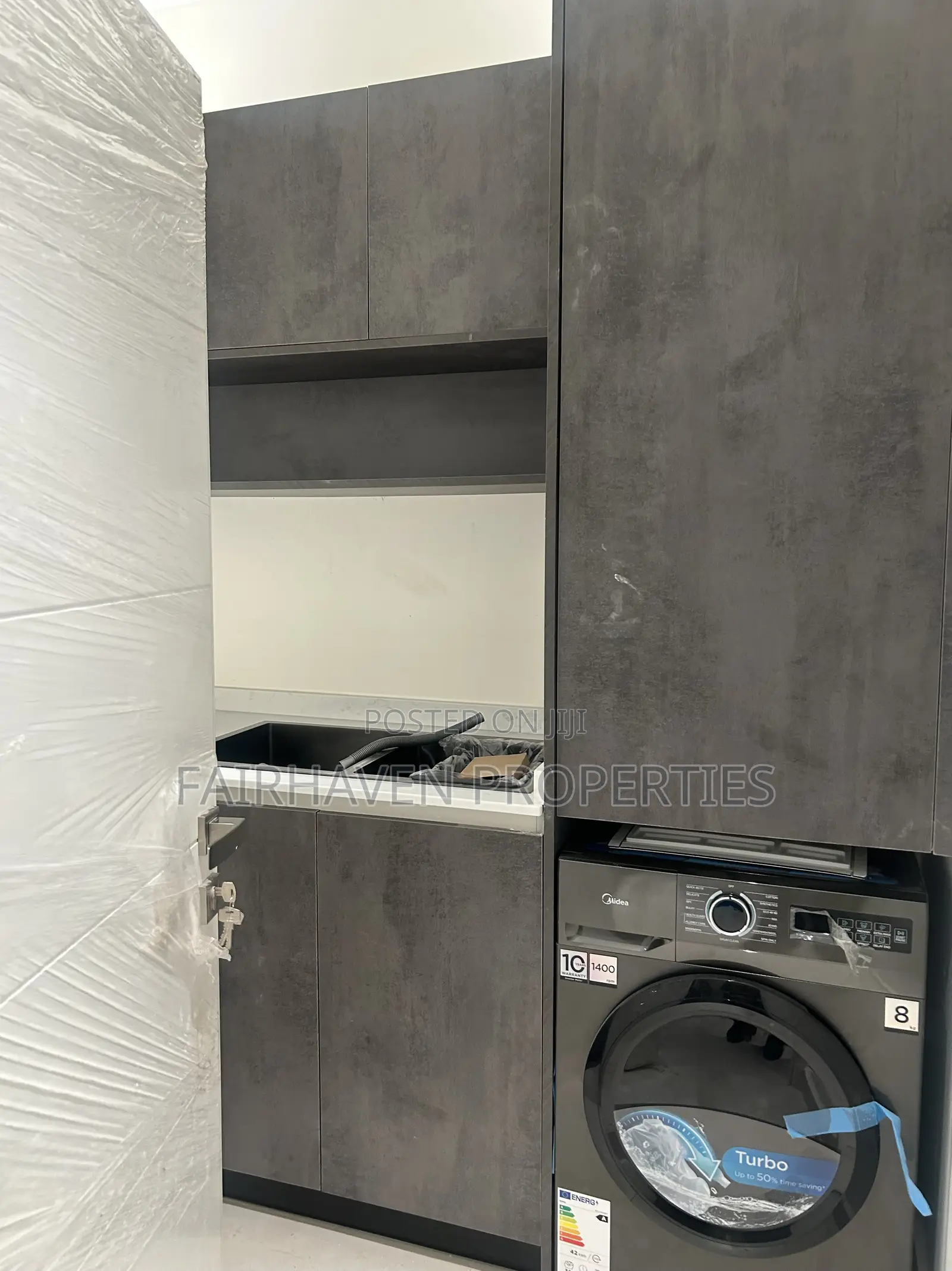 4bdrm Townhouse / Terrace in Fairhaven, Airport Residential Area
