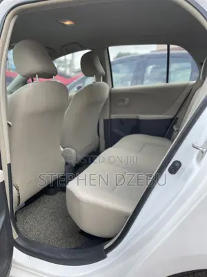 Toyota Yaris SE Hatchback 5dr 2013 White