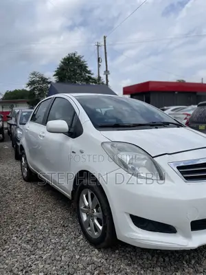 Toyota Yaris SE Hatchback 5dr 2013 White