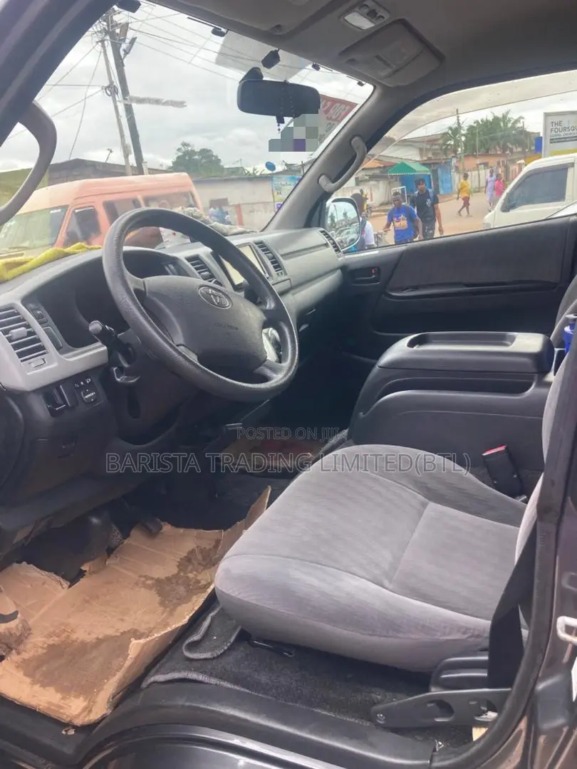 Toyota HiAce 2014 Gray