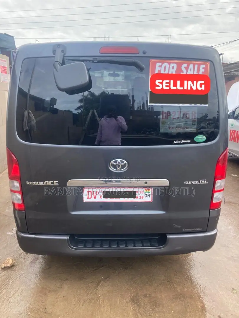 Toyota HiAce 2014 Gray