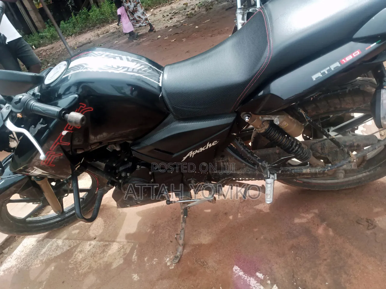 TVS Apache 180 RTR 2025 Black