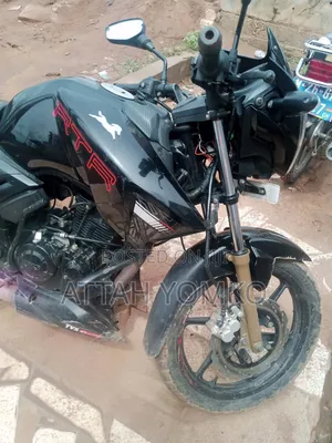 TVS Apache 180 RTR 2025 Black