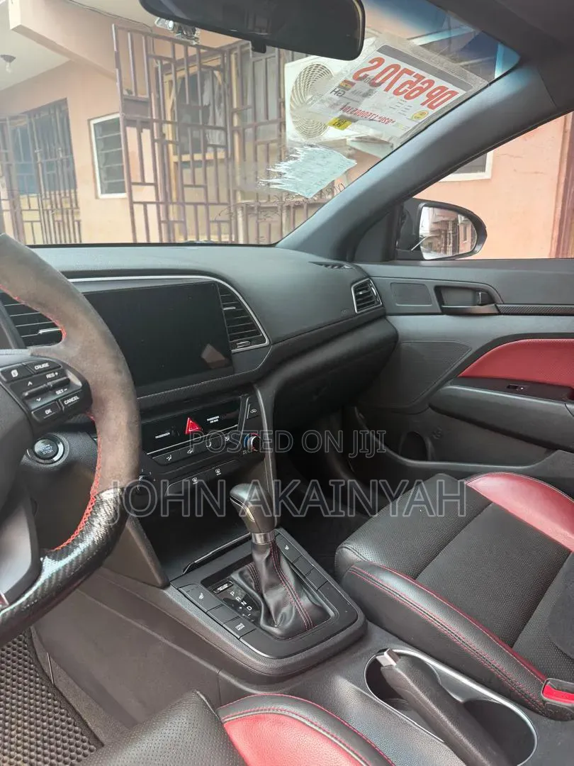 Hyundai Elantra ECO Sedan FWD (1.4L 4cyl 7A) 2017 Black