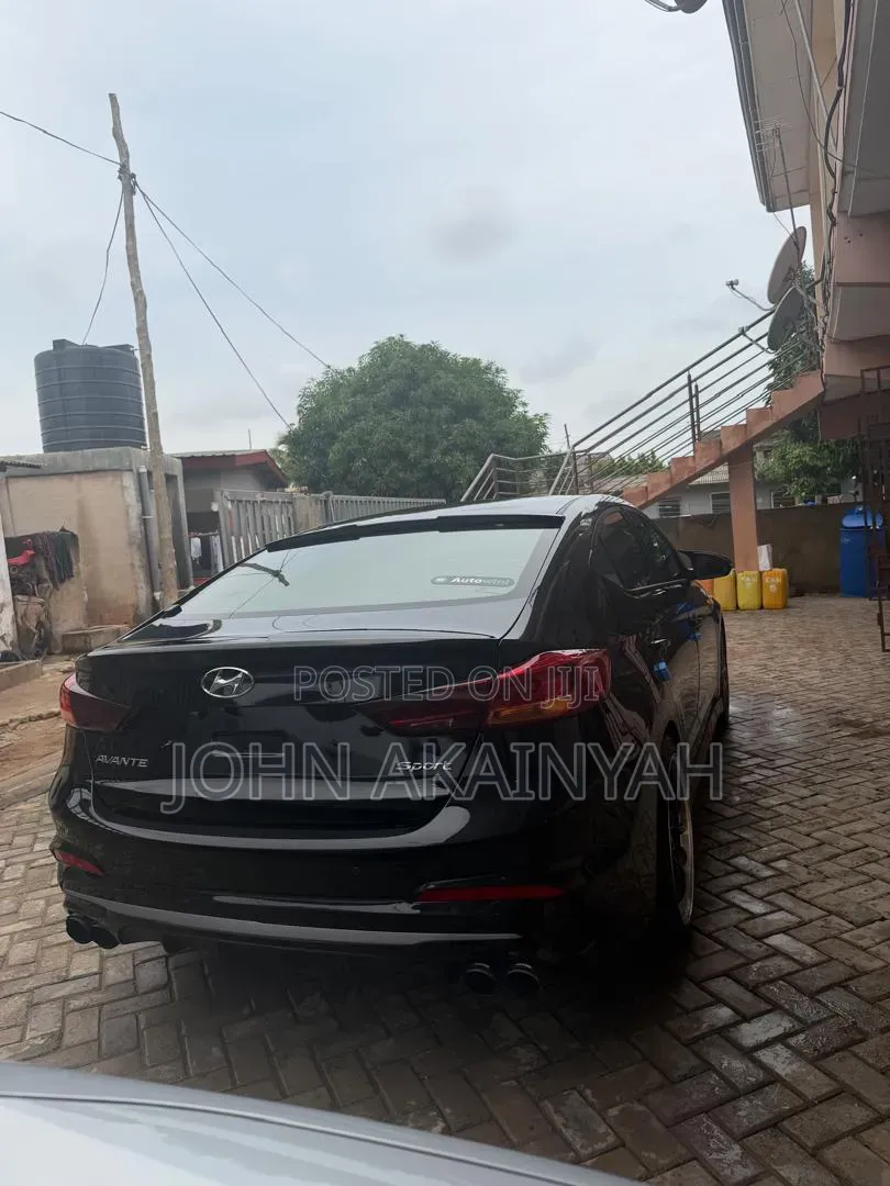 Hyundai Elantra ECO Sedan FWD (1.4L 4cyl 7A) 2017 Black