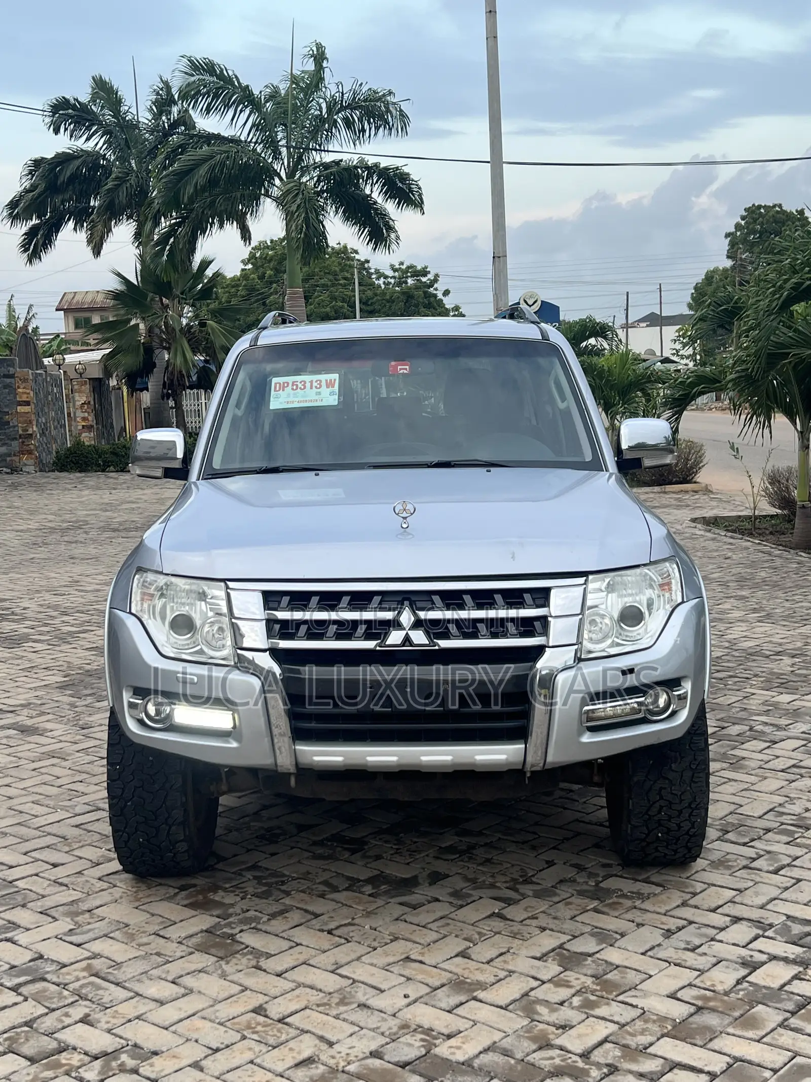 Mitsubishi Pajero 2017 Silver