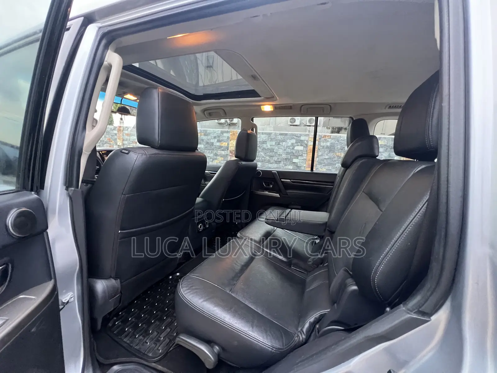 Mitsubishi Pajero 2017 Silver