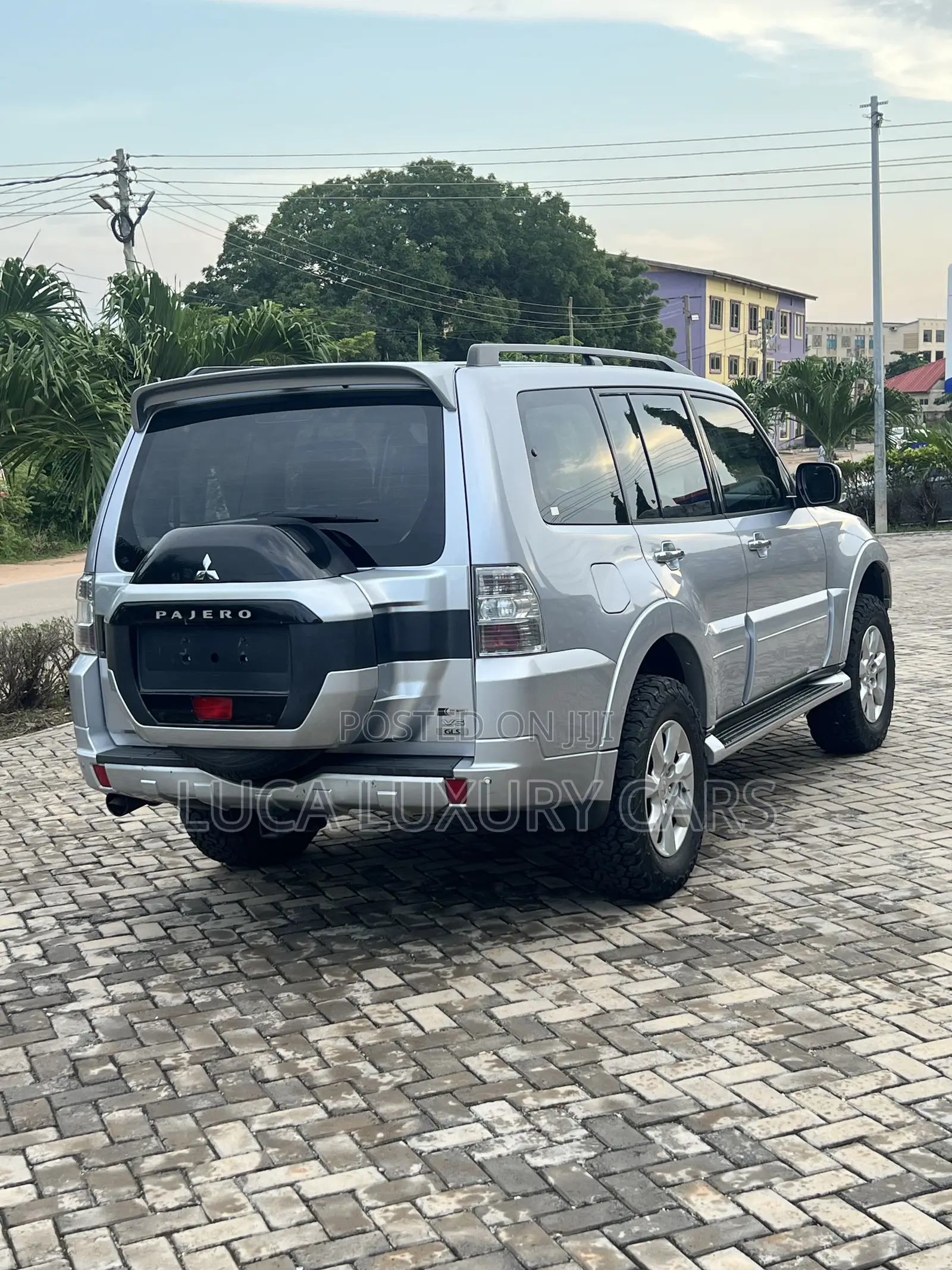 Mitsubishi Pajero 2017 Silver
