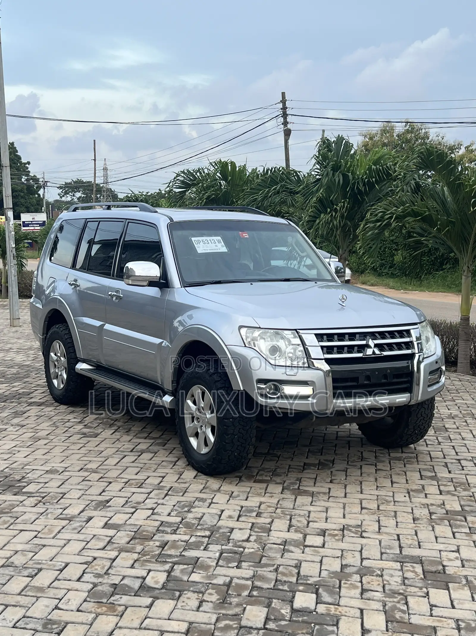Mitsubishi Pajero 2017 Silver