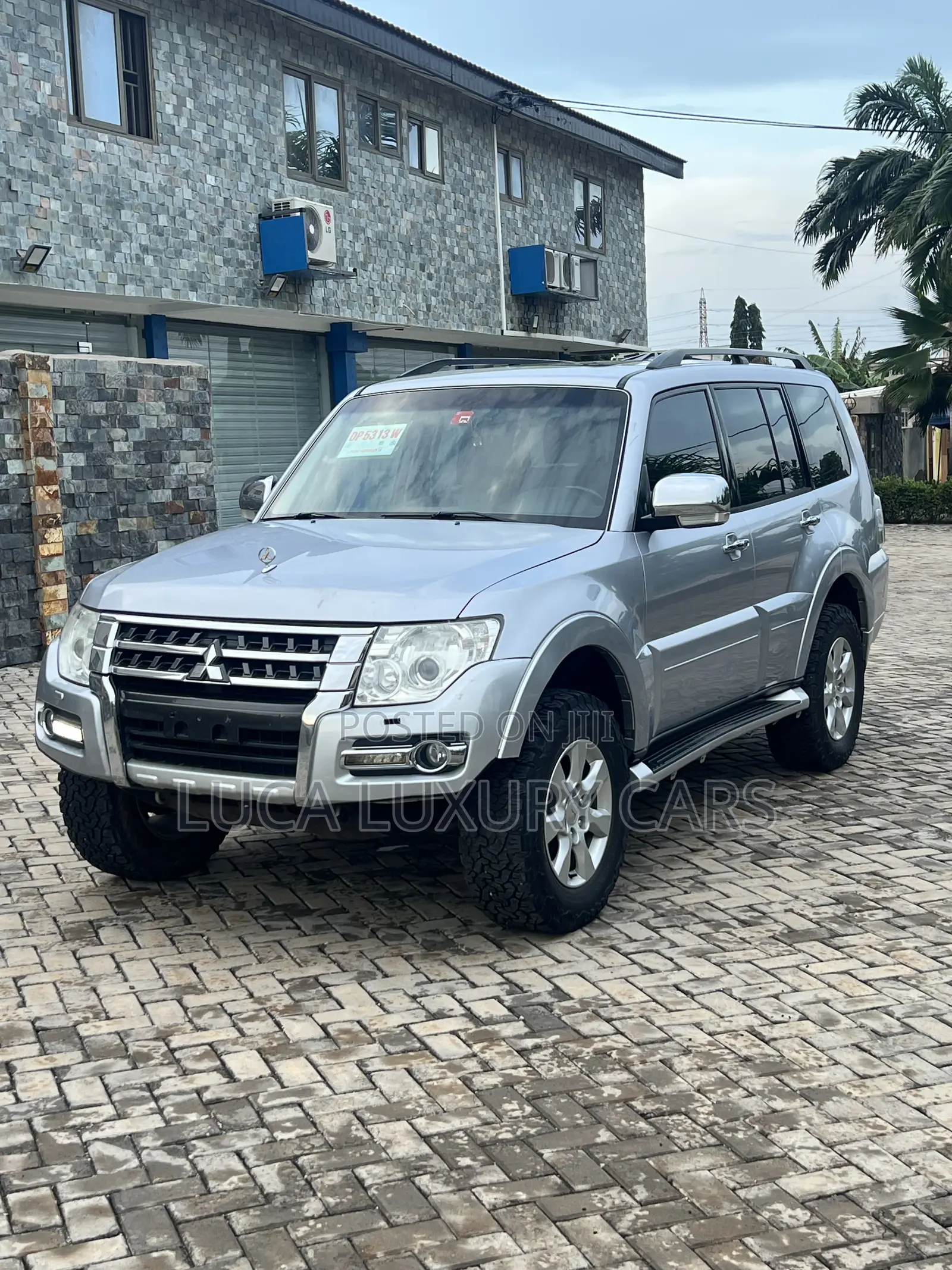 Mitsubishi Pajero 2017 Silver