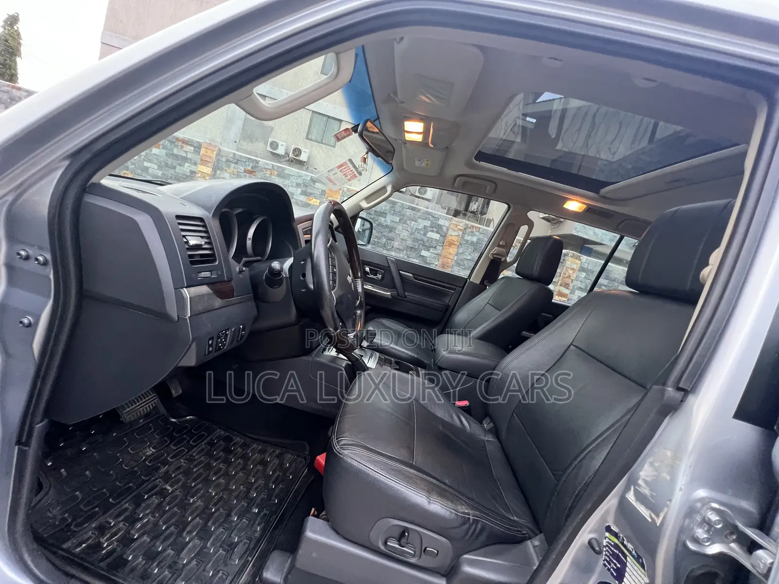 Mitsubishi Pajero 2017 Silver