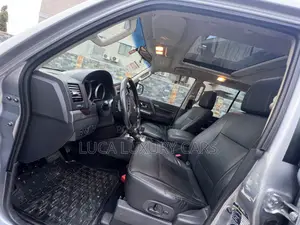 Mitsubishi Pajero 2017 Silver