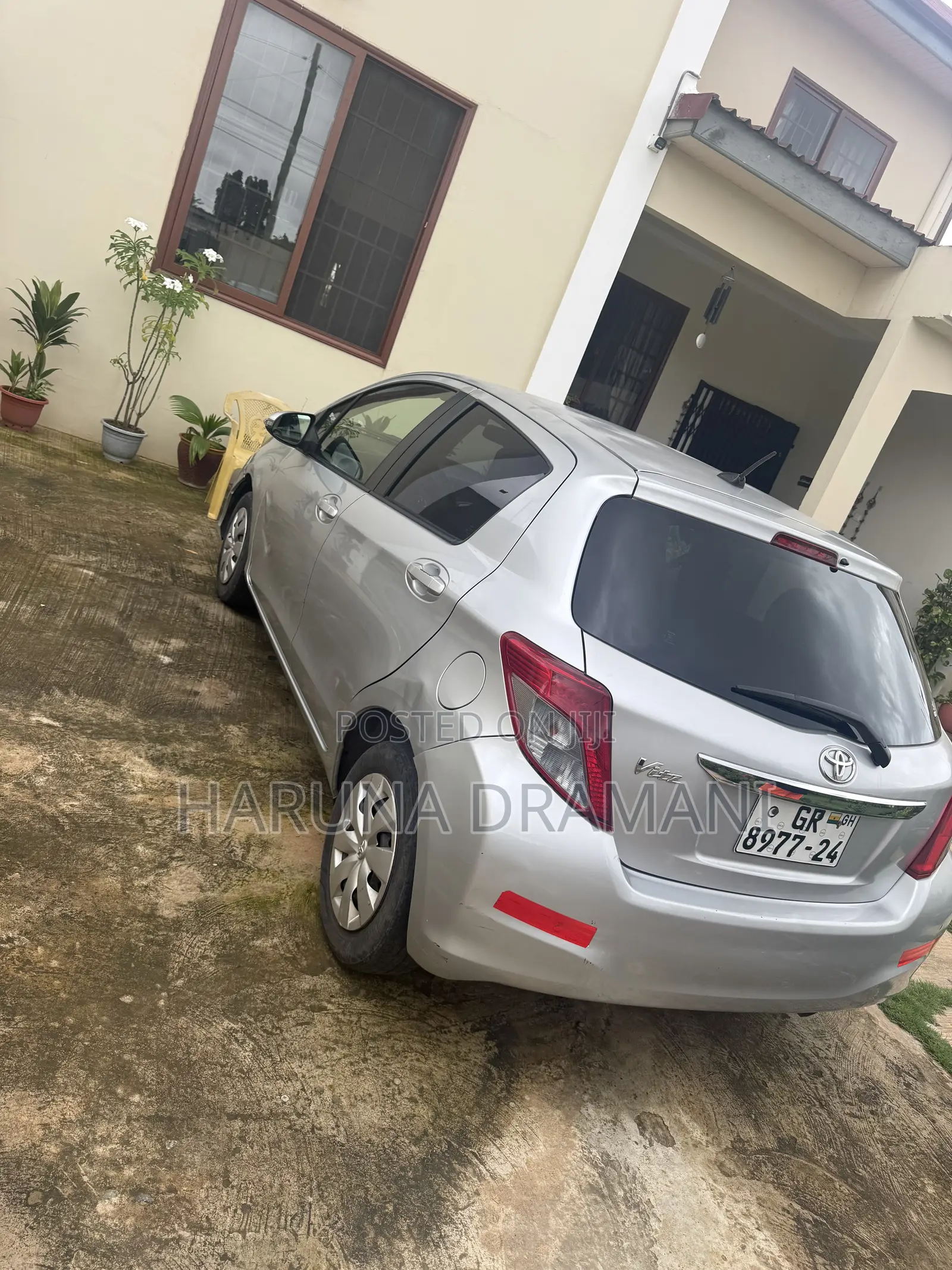 Toyota Vitz 1.3 FWD 5dr 2013 Silver